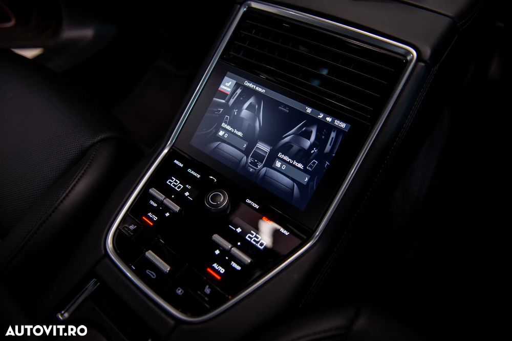 Porsche Panamera Turbo - 35