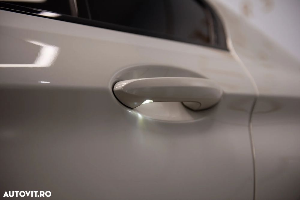 BMW Seria 5 530d xDrive AT MHEV - 12