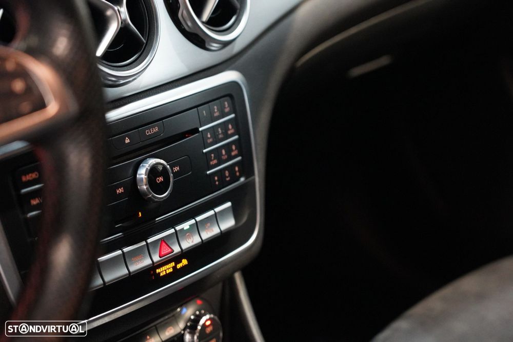 Mercedes-Benz GLA 180 CDI AMG Line - 18