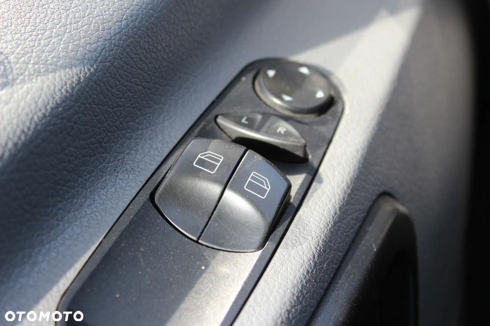 Mercedes-Benz Sprinter - 16