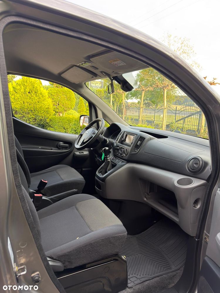 Nissan NV200 - 11