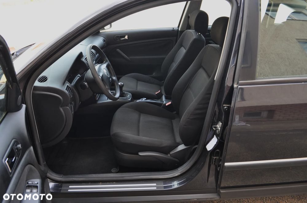 Volkswagen Passat 1.6 Comfortline - 20