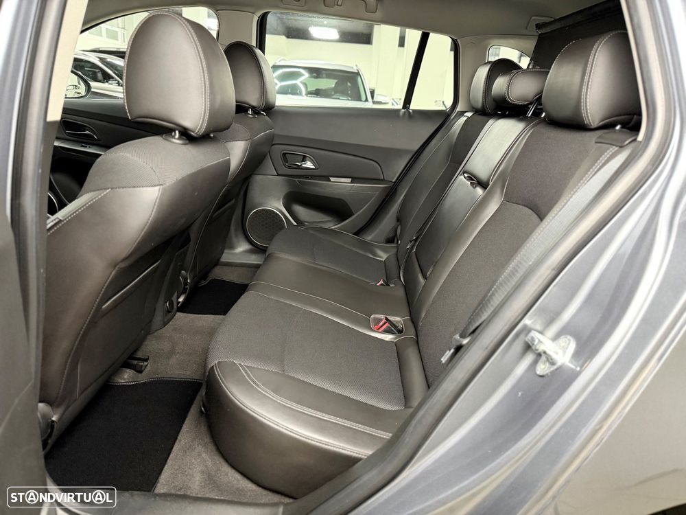 Chevrolet Cruze SW 1.7 VCDi LTZ - 21
