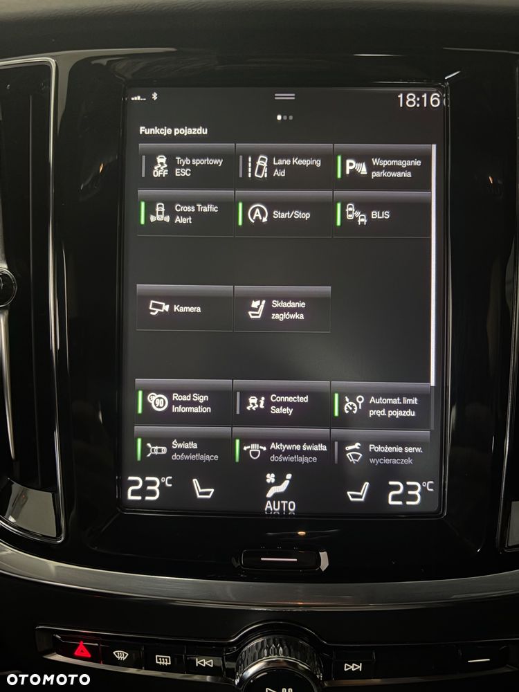 Volvo V60 D4 R-Design - 11
