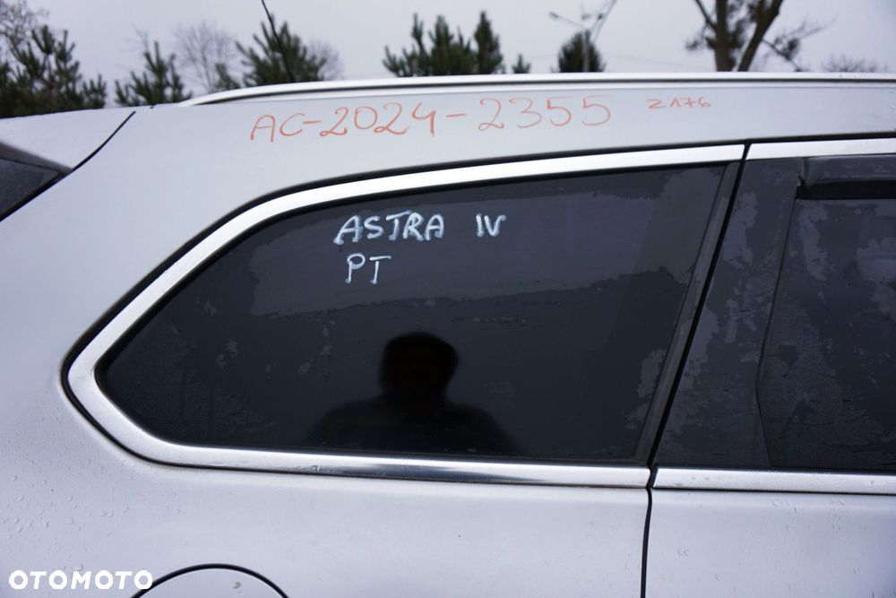 SZYBA KAROSERYJNA TYLNA PRAWA BOCZNA ASTRA IV J KOMBI 13264968 OPEL 2009-2015 - 1