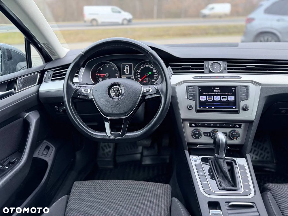 Volkswagen Passat - 14