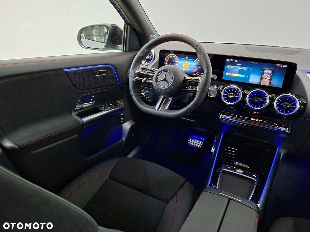 Mercedes-Benz GLA - 31
