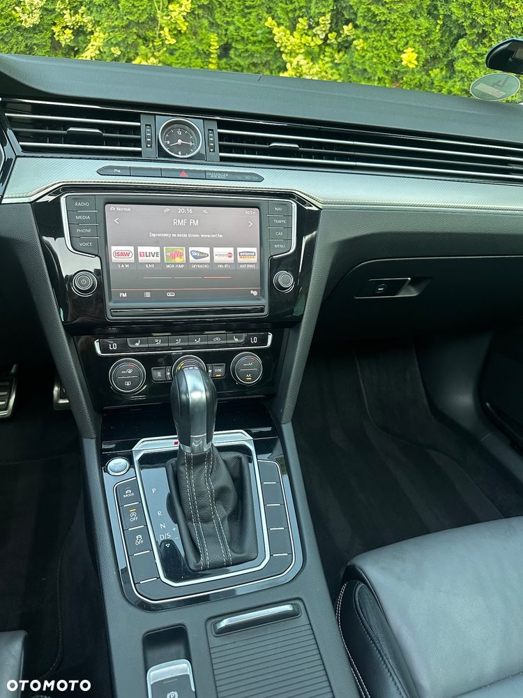 Volkswagen Passat 2.0 TDI SCR 4Mot DSG Highline - 24