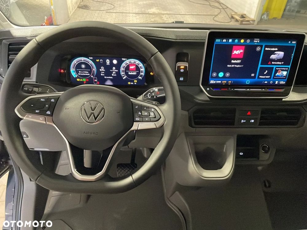 Volkswagen Crafter 35 Furgon z wysokim dachem 2,0 l 177 KM automat r. o.: 4490 mm - 13