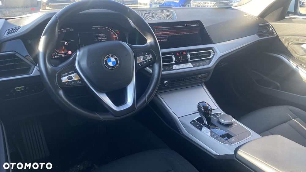 BMW Seria 3 318i Advantage - 15