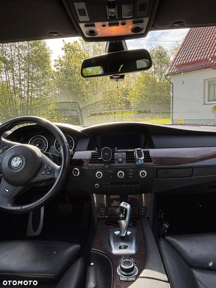 BMW Seria 5 525d Edition Sport - 8