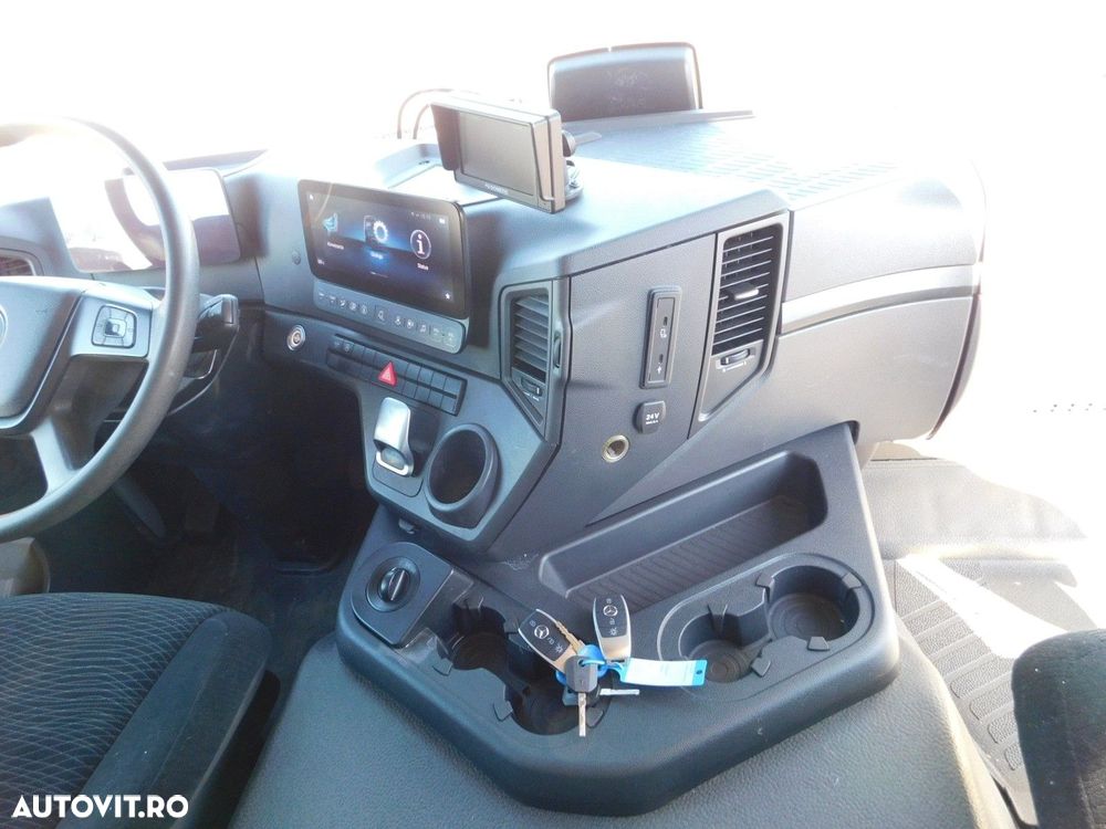 Mercedes-Benz Arocs - 7