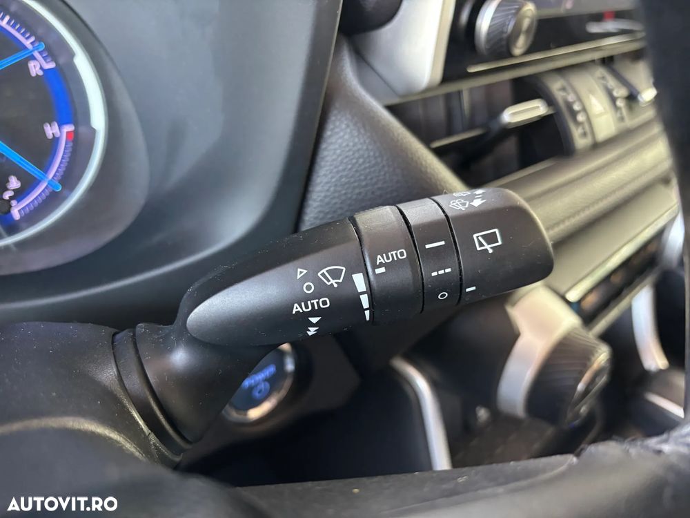 Toyota RAV4 - 18