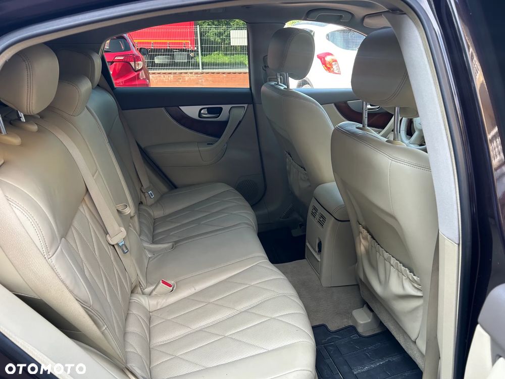 Infiniti FX FX30d GT Premium - 9