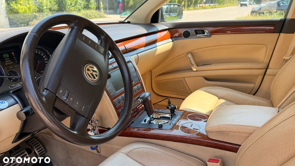 Volkswagen Phaeton - 13