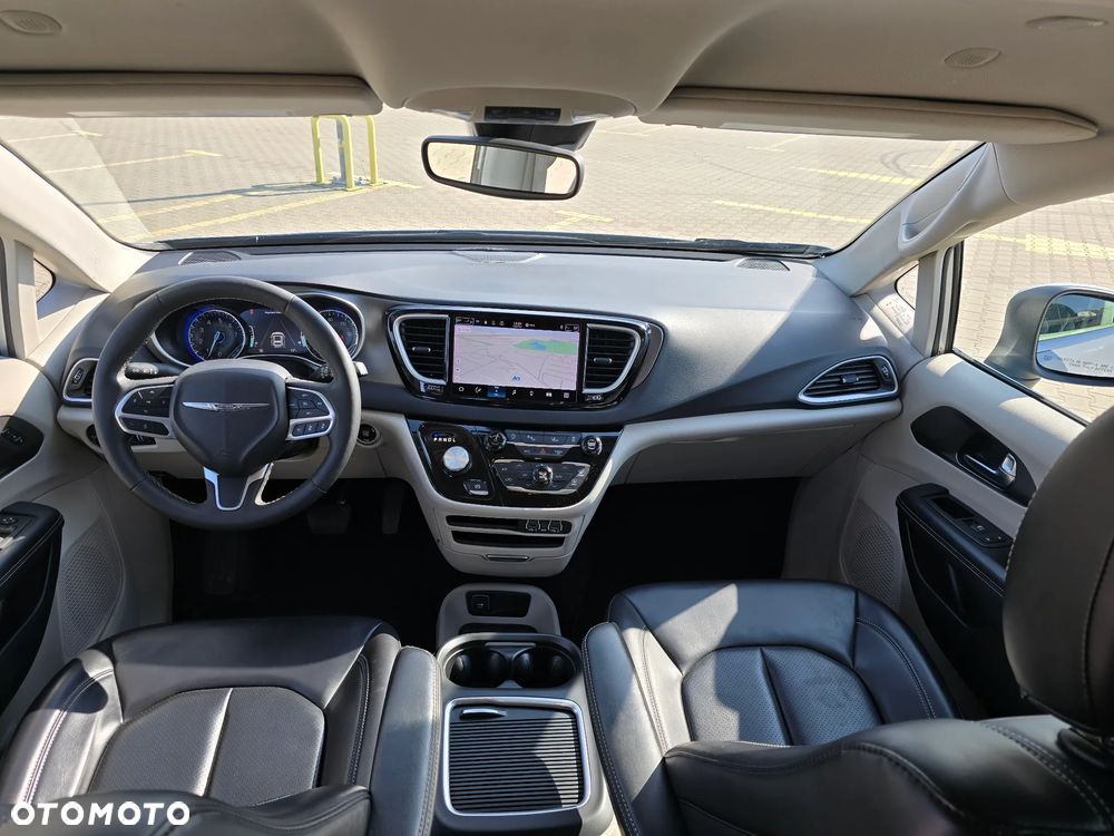 Chrysler Pacifica - 37