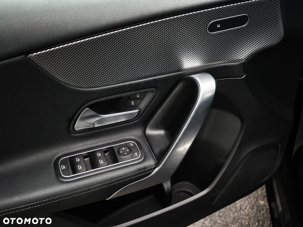 Mercedes-Benz Klasa A 200 Edition 19 - 25