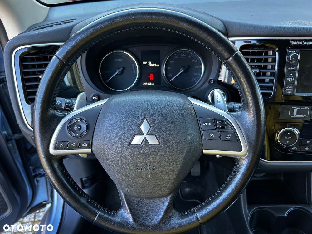 Mitsubishi Outlander 2.0 4WD Top - 12