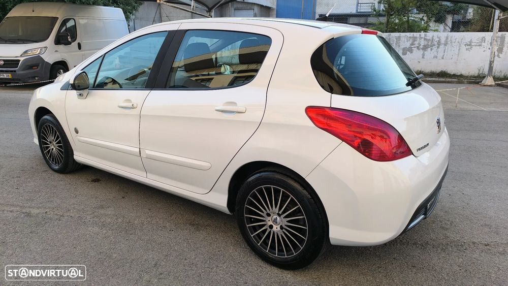 Peugeot 308 1.6 HDi Envy CVM6 - 24