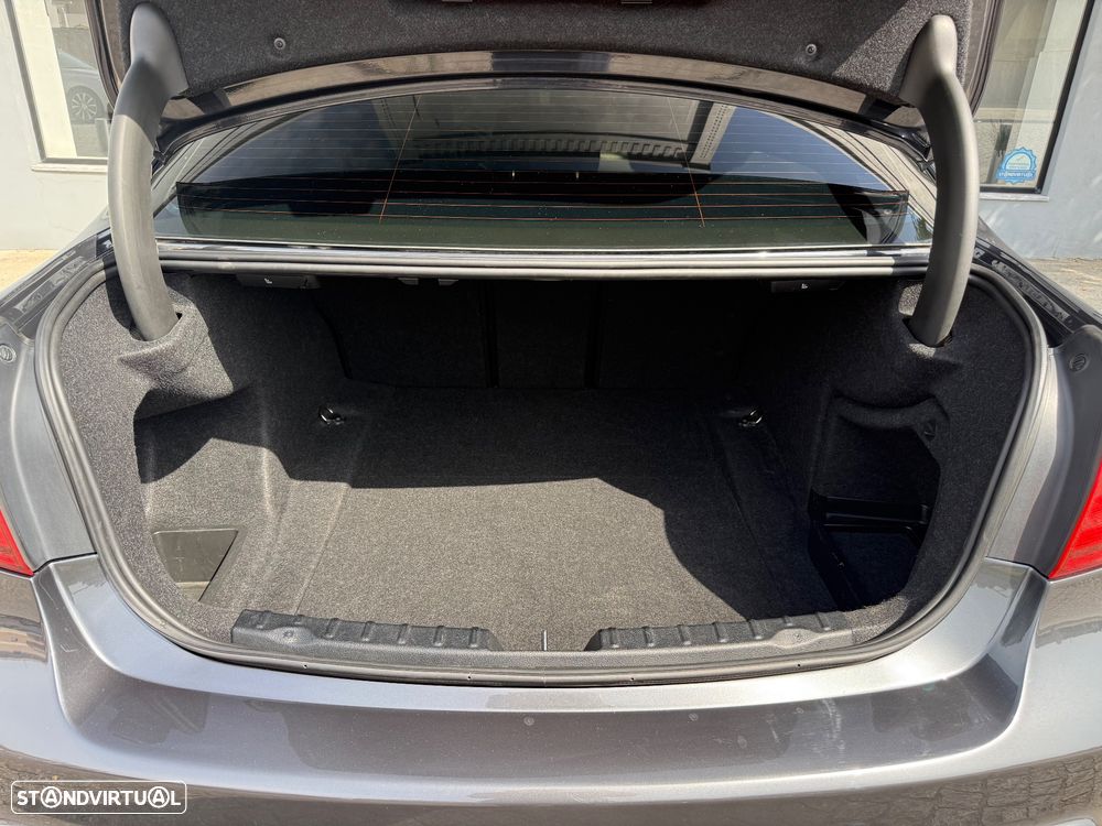 BMW 320 d Auto Pack M - 27
