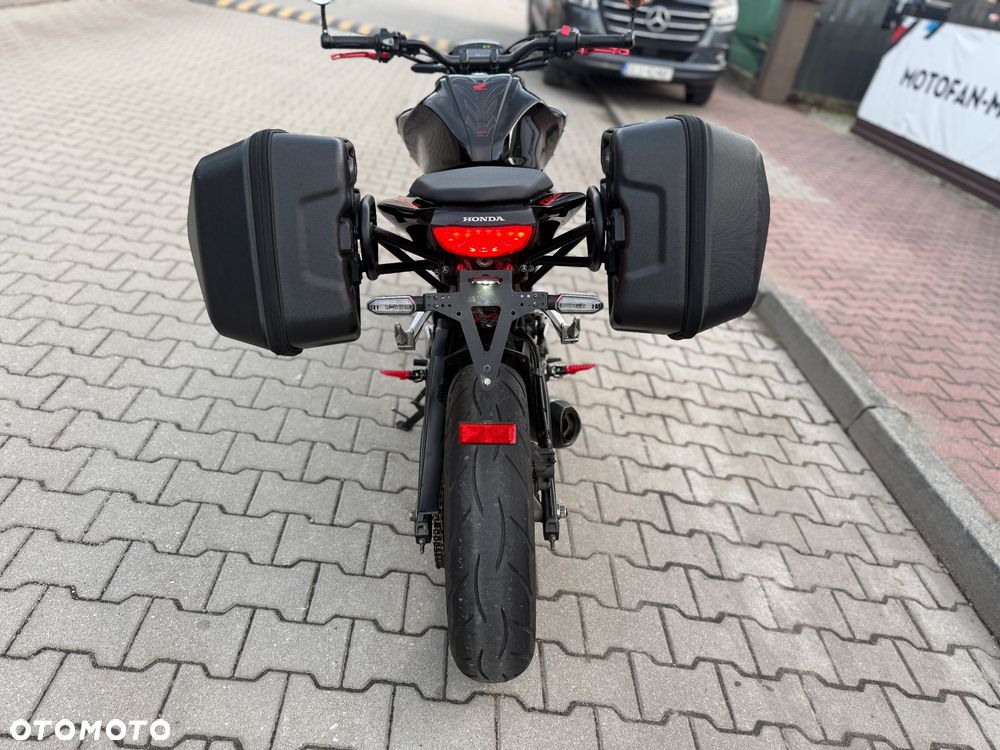 Honda CB - 12