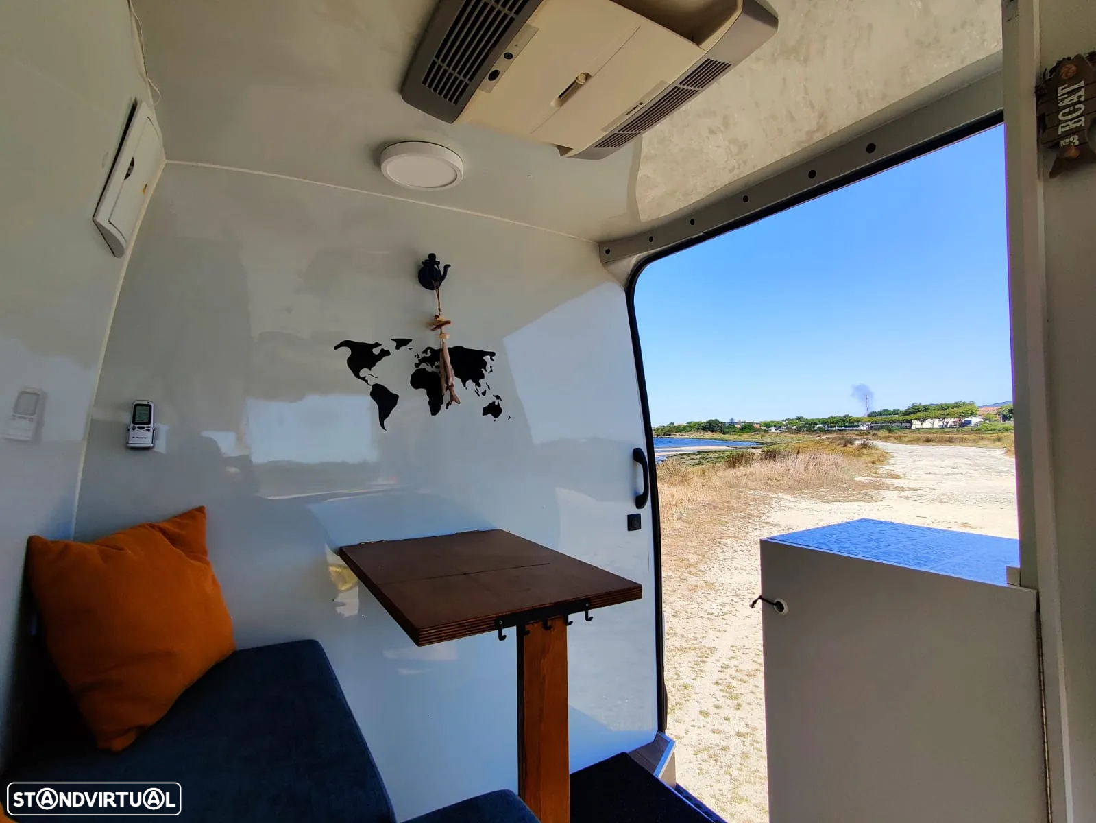 Mercedes-Benz Sprinter 210cdi Campervan - 23