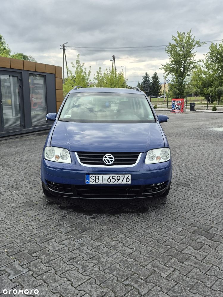 Volkswagen Touran - 1