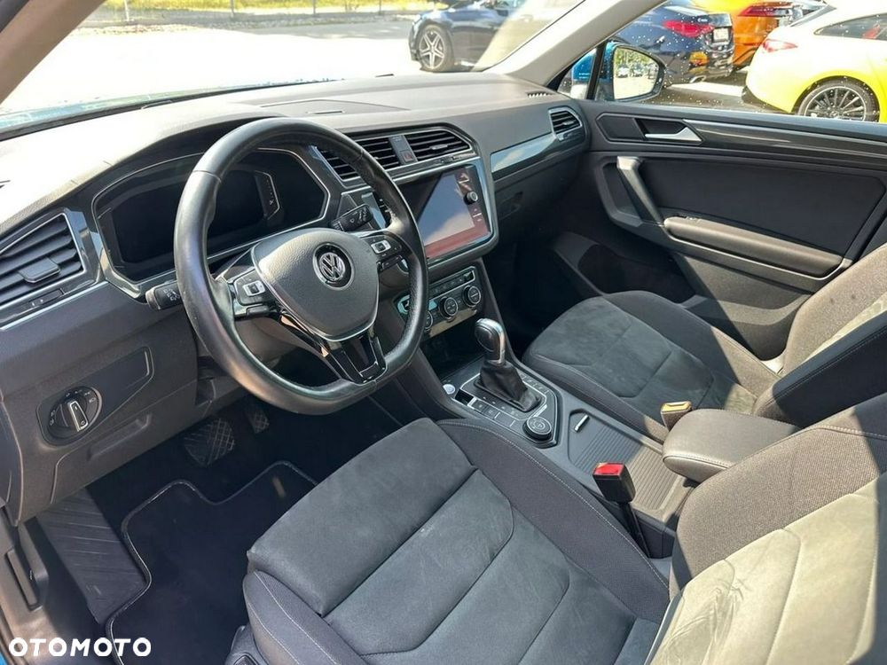Volkswagen Tiguan - 11