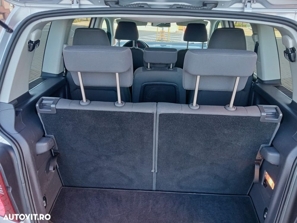 Volkswagen Touran 2.0 TDI DPF BlueMotion Technology Life - 9