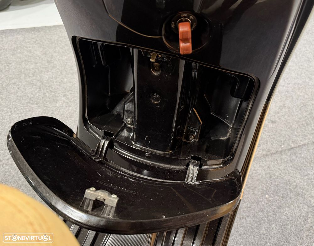 Piaggio Vespa LX - 10