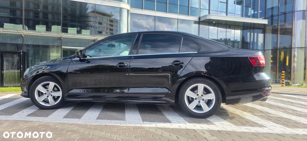 Volkswagen Jetta - 8