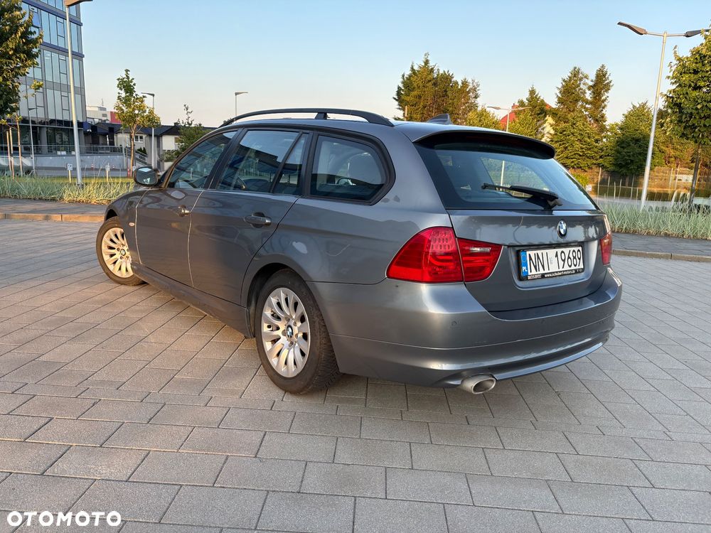 BMW Seria 3 320d - 4