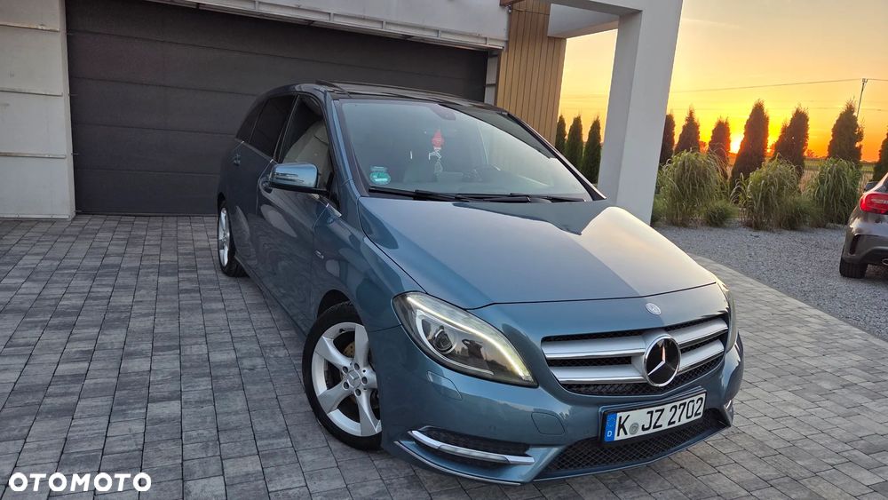 Mercedes-Benz Klasa B 200 (BlueEFFICIENCY) - 1