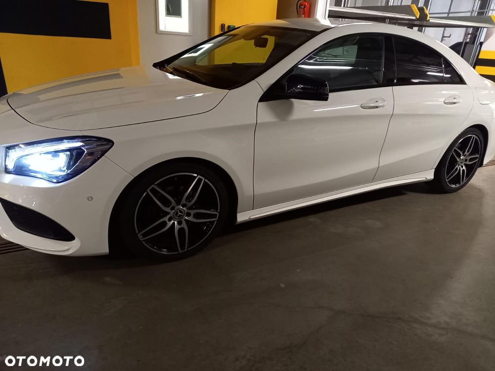 Mercedes-Benz CLA 200 7G-DCT AMG Line - 3