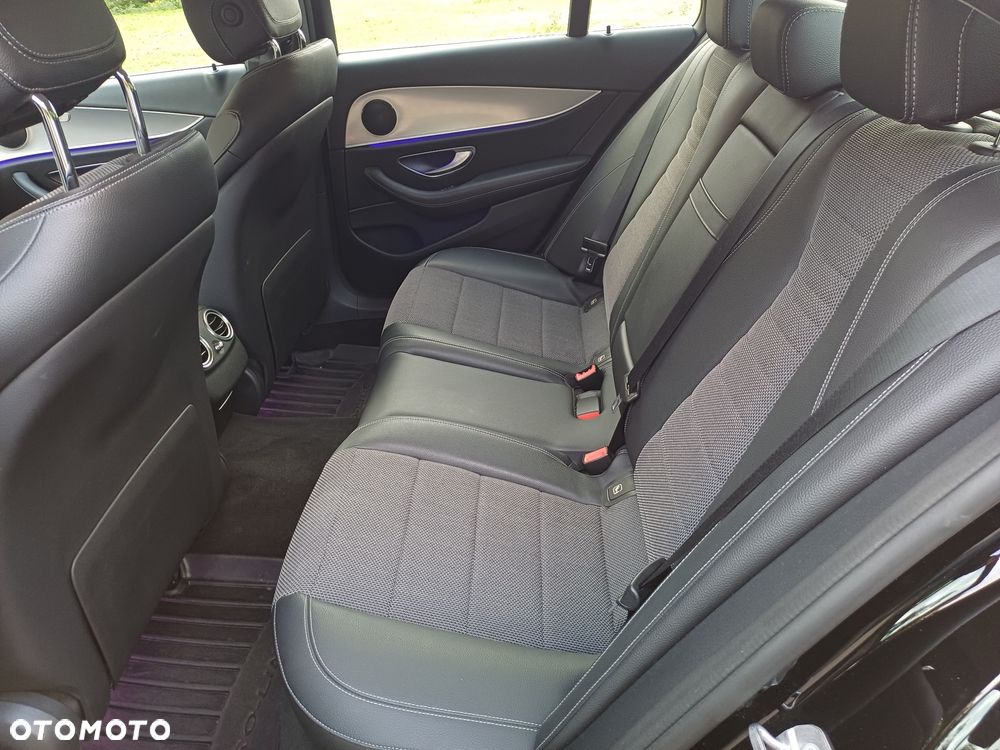 Mercedes-Benz Klasa E 200 d 9G-TRONIC - 17
