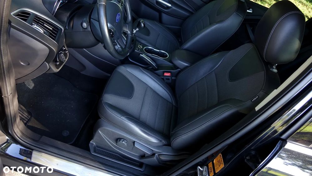 Ford Kuga 1.5 EcoBoost 2x4 Titanium - 4