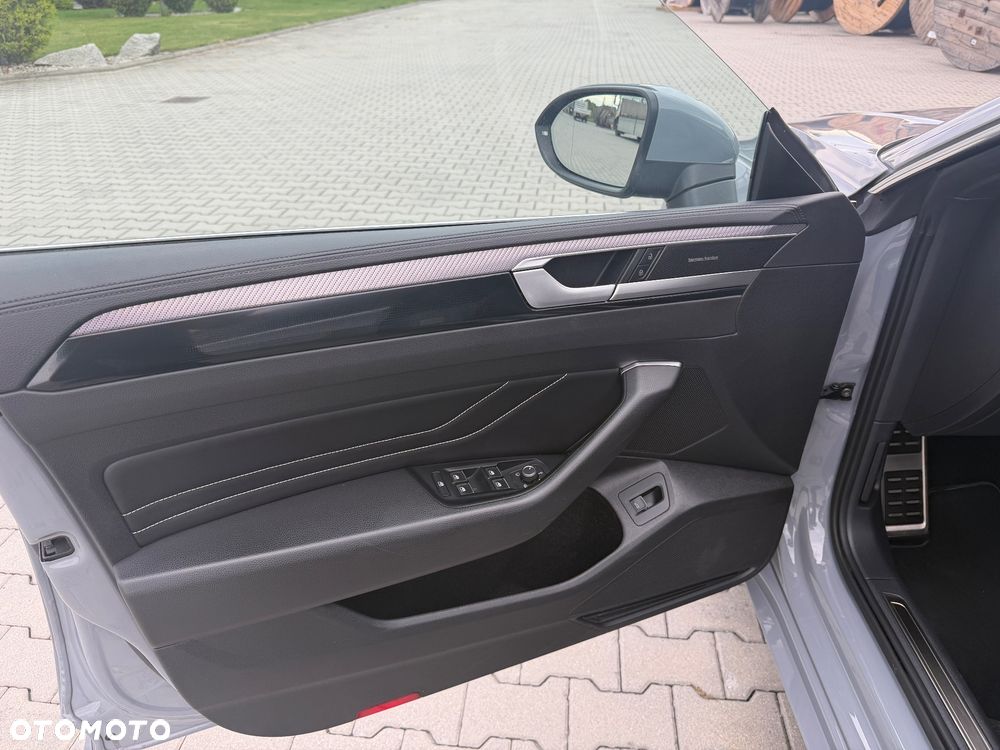Volkswagen Arteon 2.0 TDI SCR 4Motion DSG R-Line - 17