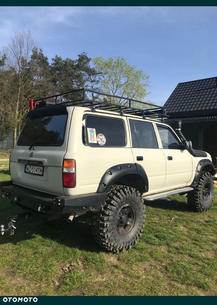 Toyota Land Cruiser - 30