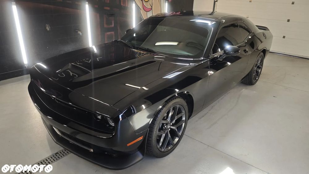Dodge Challenger - 4