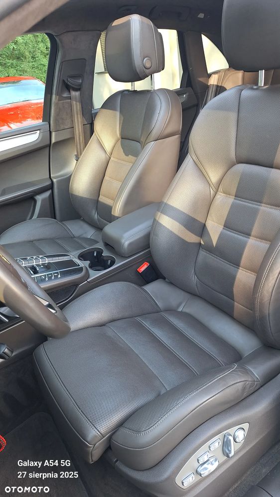 Porsche Macan Turbo - 22