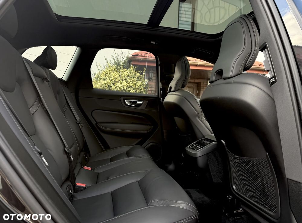 Volvo XC 60 B5 B AWD Geartronic RDesign - 12