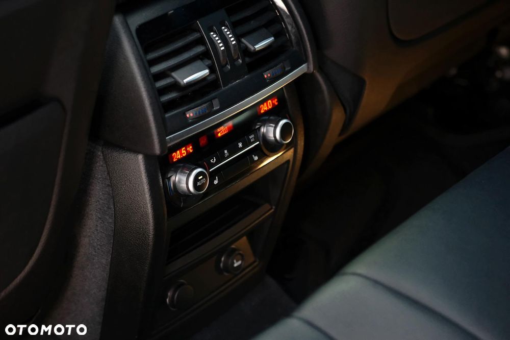 BMW X6 xDrive50i - 29