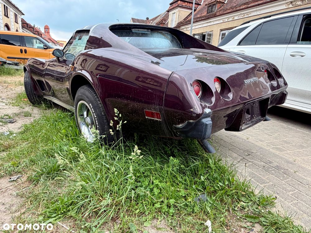 Chevrolet Corvette - 22