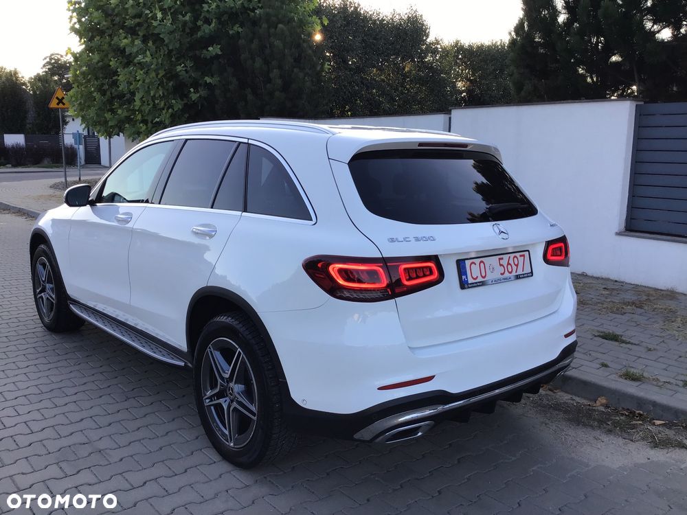 Mercedes-Benz GLC 300 4Matic 9G-TRONIC AMG Line Plus - 6