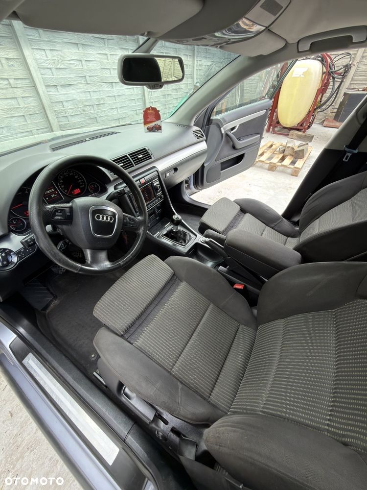 Audi A4 Limousine - 3