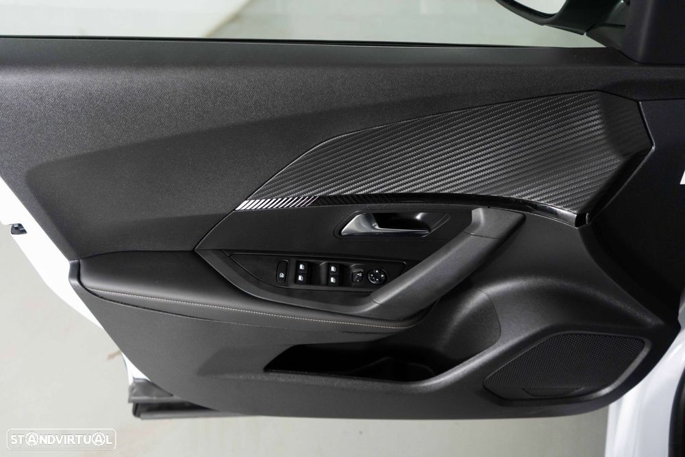 Peugeot 2008 1.2 PureTech Allure Pack EAT8 - 20