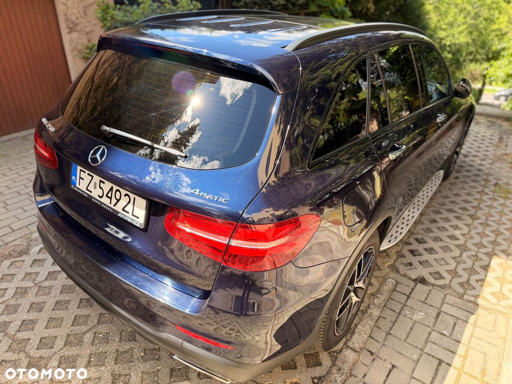 Mercedes-Benz GLC 250 4Matic 9G-TRONIC AMG Line - 10