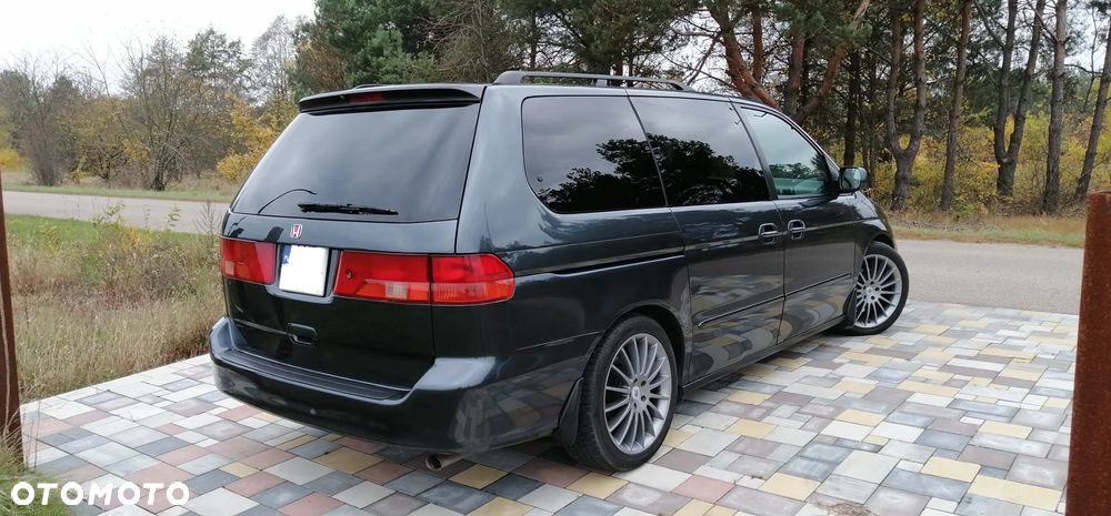 Honda Odyssey 2004 photo 2