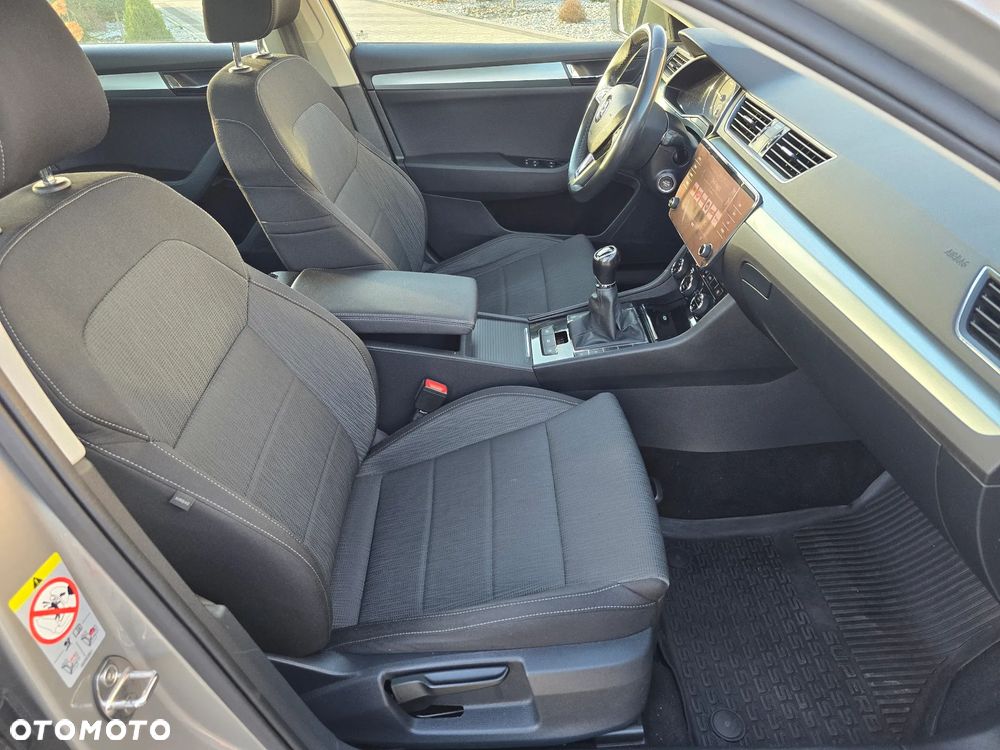 Skoda Superb 2.0 TDI Ambition - 23