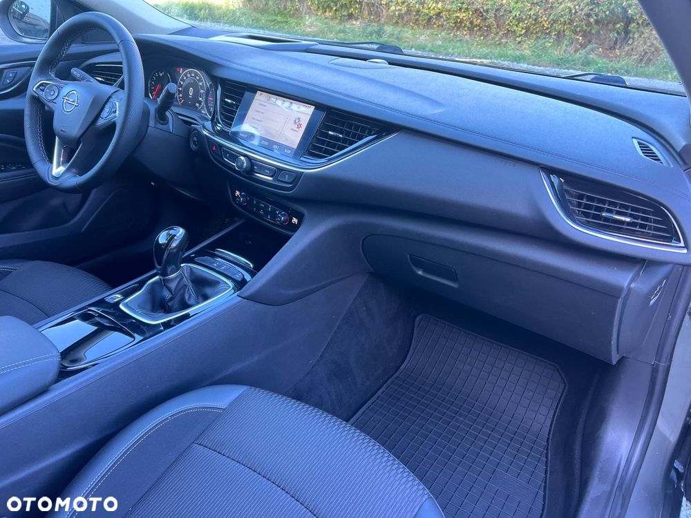 Opel Insignia - 25
